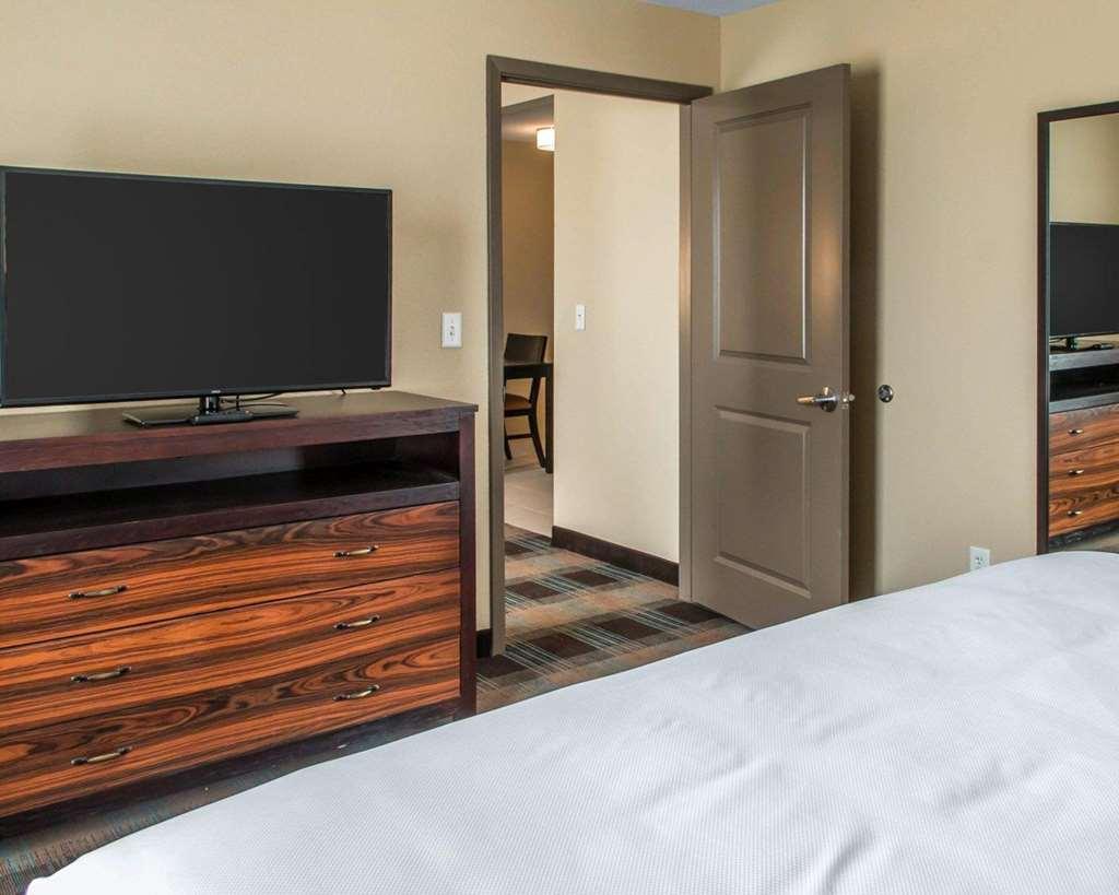 Mainstay Suites Cotulla Room photo
